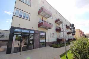 Barrierefreie Wohnung mit Aufzug und Balkon im Herzen der Landeshauptstadt nahe Universitätsklinikum – Emanuel-Larisch-Weg 21, 39112 Magdeburg – Vorschaubild 2