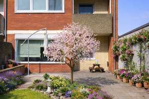 Ihr neues Zuhause in Lörick – Reihenendhaus mit Südgarten und 2 Garagen – Die vollständige Adresse der Immobilie erhältst du vom Anbieter., 40547 Lörick, Düsseldorf – Vorschaubild 1