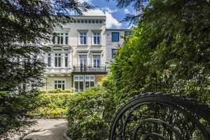 Grossartige, traumhafte Stadtvilla mit Dachterrasse in unmittelbarer Außenalsternähe