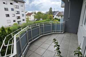 Gepflegte 4-Zimmer-Wohnung mit zwei Balkonen in Karlsruhe-Wolfartsweier – Die vollständige Adresse der Immobilie erhältst du vom Anbieter., 76228 Wolfartsweier, Karlsruhe – Vorschaubild 4