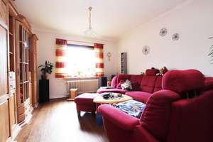 Einfamilienhaus BJ 1935 mit 132 m², 4 Zimmern, Terrasse & Garage in Klempau (renovierungsbedürftig) – Die vollständige Adresse der Immobilie erhältst du vom Anbieter., 23628 Klempau – Vorschaubild 2