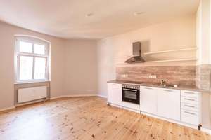 2-Zimmer-Altbau-Klassiker mit Balkon in der Winsstraße