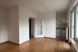Gemütliche 1 Zimmer-Wohnung mit Kochnische und großem Balkon – Gebbertstr. 158, 91058 Sebaldus, Erlangen – Vorschaubild 2