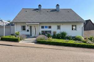 Saniertes EFH mit Weitblick: Pelletheizung, Garage & Option auf eine Einliegerwohnung – Die vollständige Adresse der Immobilie erhältst du vom Anbieter., 74597 Stimpfach – Vorschaubild 10