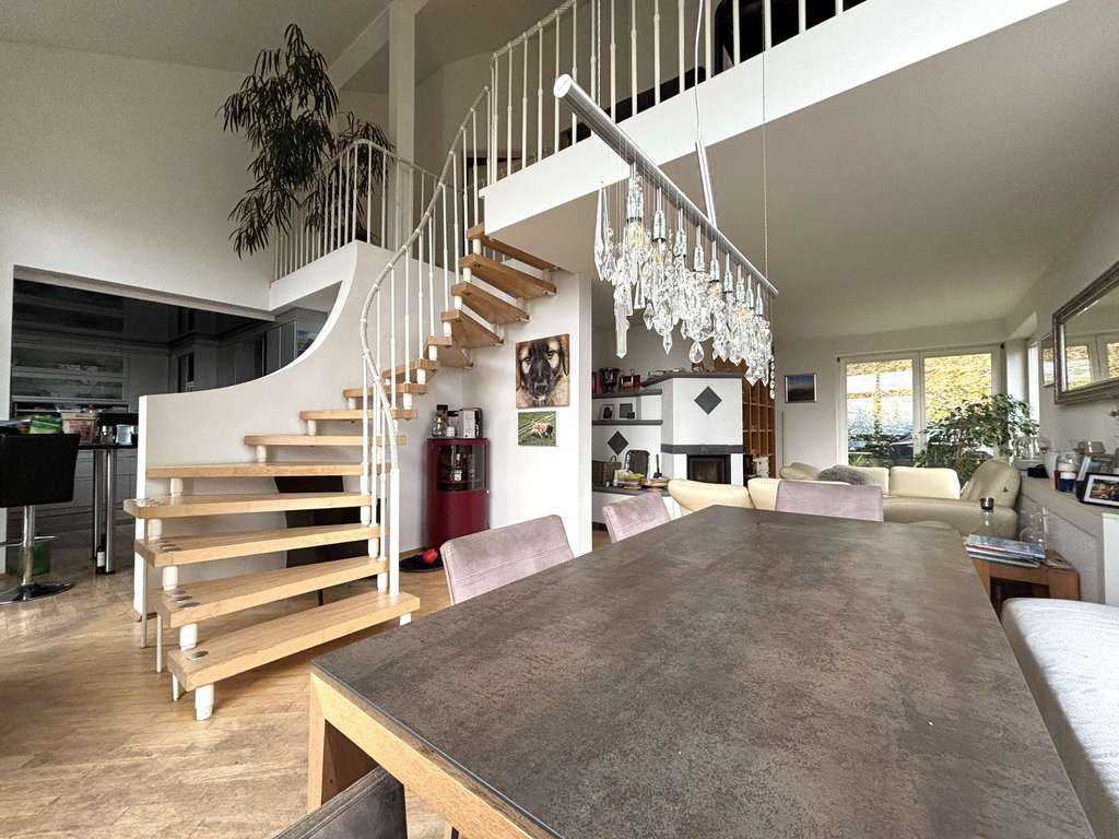 Immobilie in Buchen (Odenwald) - Idyllisches Wohnen am Waldrand – Ihr Zuhause mit direktem Naturzugang - Bild 2