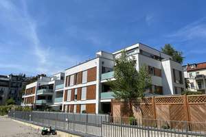 Einziehen & wohlfühlen: Moderne 4-Zimmer-Wohnung mit Südbalkon und TG-Stellplatz!