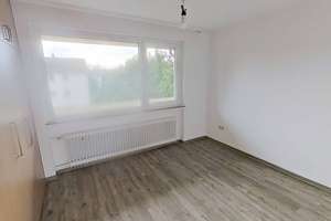 Ihr neues Familiendomizil: Großzügige 4-Zimmer-Wohnung mit Balkon & 2 Tageslichtbädern – Am Heilandsfrieden 13, 33104 Schloß Neuhaus, Paderborn – Vorschaubild 3