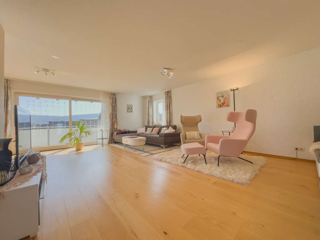 Immobilie in Hohentengen am Hochrhein - Hochwertige Maisonette-Wohnung mit Gartenanteil und Bachlauf in ruhiger Sackgassenlage - Bild 0