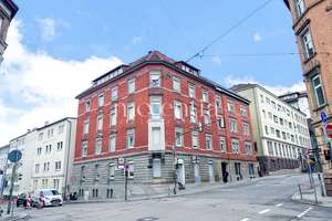 KOMBINATION AUS WOHNUNG UND GEWERBE