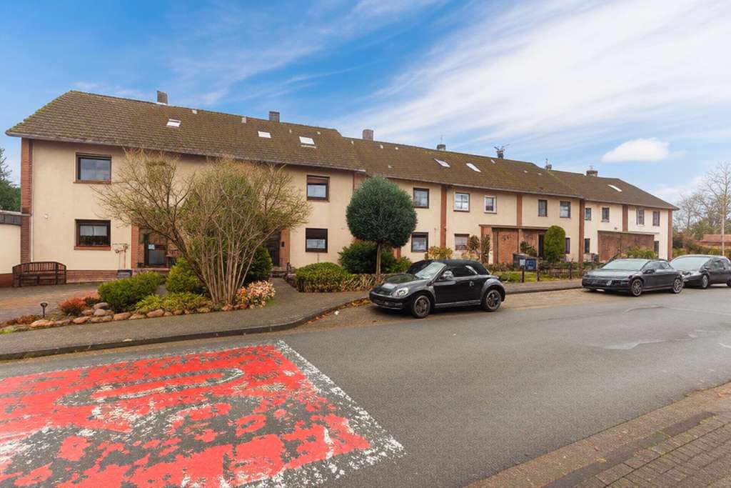 Immobilie in Hambühren - Familienfreundliches Reihenhaus mit viel Platz und Potenzial - Bild 1