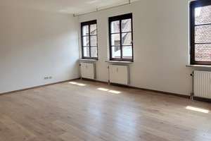 Exklusives Wohnen über den Dächern der Nürnberger Altstadt – Stillvolle 3-Zimmerwohnung ! – Die vollständige Adresse der Immobilie erhältst du vom Anbieter., 90403 Altstadt, Sankt Sebald, Nürnberg – Vorschaubild 2