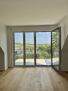 ***TOP-Kapitalanlage - 2 ZKB Galeriewohnung - Balkon mit Ausblick***