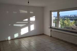 Schöne, ruhige 5-Zimmer-Doppelhaushälfte mit Blick auf Max Eyth See zur Miete in Freiberg, Stuttgart – Die vollständige Adresse der Immobilie erhältst du vom Anbieter., 70437 Freiberg, Stuttgart – Vorschaubild 15