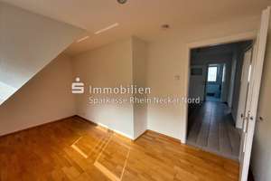 Charmante 3-Zimmer-Dachgeschosswohnung mit Kamin & Balkon in Neckarau – Die vollständige Adresse der Immobilie erhältst du vom Anbieter., 68199 Neckarau, Mannheim – Vorschaubild 5