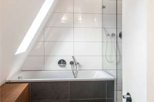 Altbaujuwel mit 6 Zimmern: 178 m² Wfl. im 2.OG, Balkon, Garten & zusätzlicher Dachboden – Die vollständige Adresse der Immobilie erhältst du vom Anbieter., 30419 Herrenhausen, Hannover – Vorschaubild 8
