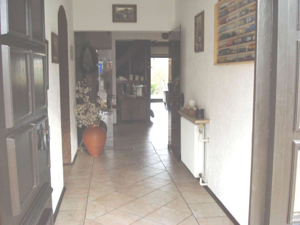 Immobilie in St. Leon-Rot - Ganz viel Platz! Großzügiges Anwesen mit Ausbaureserve, Doppelgarage und Carport! - Bild 3