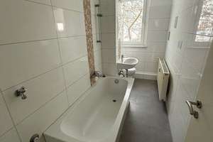 4-Raum Wohnung im 3. OG mit Balkon und Wannenbad OPTIONAL Bodenbelag neu – Züricher Straße 11, 6128 Südstadt, Halle (Saale) – Vorschaubild 9