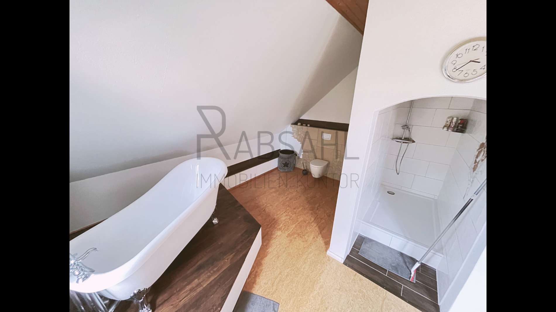 Immobilie in Rhade - Traumhaft restaurierter Pferdehof mit Offenställen, Paddock und Wiese direkt am Haus! - Bild 10