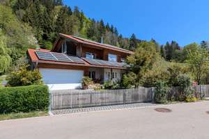 Unabhängig leben mit Bergpanorama – Bayerisches Einfamilienhaus mit Wärmepumpe, Erdsonde & PV – Die vollständige Adresse der Immobilie erhältst du vom Anbieter., 87629 Füssen – Vorschaubild 2