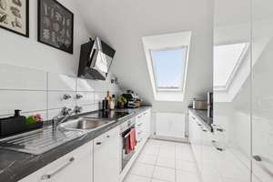 Wohnen mit Licht, Komfort und Weitblick – moderne DG-Wohnung in Karlsruhe – Die vollständige Adresse der Immobilie erhältst du vom Anbieter., 76185 Mühlburg, Karlsruhe – Vorschaubild 8