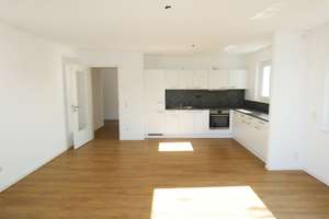 Modern geschnittene 4-Zimmer-Wohnung mit Einbauküche und Aufzug – 51377 Steinbüchel, Leverkusen – Vorschaubild 3