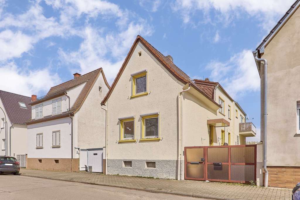 Immobilie in Haßloch - Bezugsfertig für Ihre Familie - Renoviertes Einfamilienhaus mit Einbauküche, Garage & tollem Garten - Bild 0