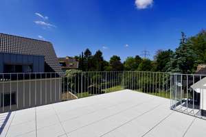 Fünf Zimmer Dachgeschosswohnung mit zwei Balkonen und Tiefgarage in Wiesbaden Biebrich – Die vollständige Adresse der Immobilie erhältst du vom Anbieter., 65203 Biebrich, Wiesbaden – Vorschaubild 7