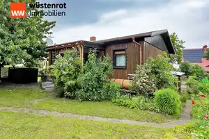 IDYLLE IN DER STADT: HAUS MIT EINBAUKÜCHE + VOLLKELLER + NEBENGEBÄUDE + GROSSEM GRUNDSTÜCK – Mecklenburg-Strelitz (Kreis) – Vorschaubild 4