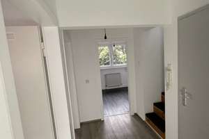 Ansprechende 3-Zimmer-DG-Wohnung in Wuppertal – Franzenstraße 14, 42105 Elberfeld, Wuppertal – Vorschaubild 2