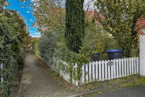 Gepflegte Doppelhaushälfte mit Gartengrundstück – Die vollständige Adresse der Immobilie erhältst du vom Anbieter., 99510 Apolda – Vorschaubild 3