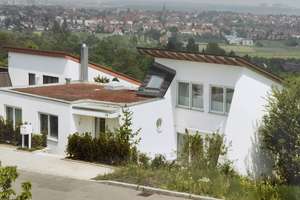 Spacious 5-room house with 185 m² / Großzügiges 5-Zimmer Haus mit 185 m² in Leinfelden-Echterdingen – Schurwaldstr. 34, 70771 Leinfelden-Echterdingen – Vorschaubild 1