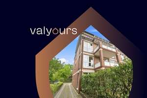 Lichtdurchflutete 3-Zimmer-Wohnung mit Balkon und Carport in Hamburg-Rissen