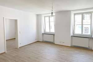Schöne renovierte 3-Zimmer Altbauwohnung in Straubing (Kernstadt) – Fürstenstraße 8, 94315 Kernstadt, Straubing – Vorschaubild 1