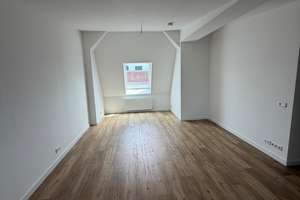 Hochwertige 2 -Zimmer DG Wohnung nach DG-Ausbau, nur schriftl. Anfragen – Holtenauer Strasse 205, 24106 Wik, Kiel – Vorschaubild 5