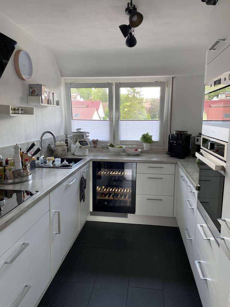 *** Ohne Makler *** Helle und offene 3,5-Zimmer-Wohnung mit Dachloggia und EBK in Schorndorf