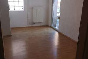 Helle 3,5-Zimmer Erdgeschosswohnung mit Terrasse in Zuffenhausen – Elsässerstr. 18, 70435 Zuffenhausen-Hohenstein, Stuttgart – Vorschaubild 1