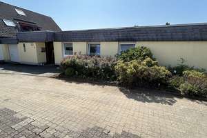 VR IMMO: Hilchenbach-Dahlbruch, Bungalow mit Garage und Stellplatz sucht neue Bewohner. – Die vollständige Adresse der Immobilie erhältst du vom Anbieter., 57271 Hilchenbach – Vorschaubild 1