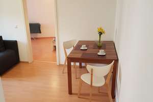 Stilvolle, vollständig renovierte und möbelierte 2-Zimmer-Wohnung mit Einbauküche in Nürnberg – Schwabenstr. 51, 90459 Gugelstraße, Nürnberg – Vorschaubild 3