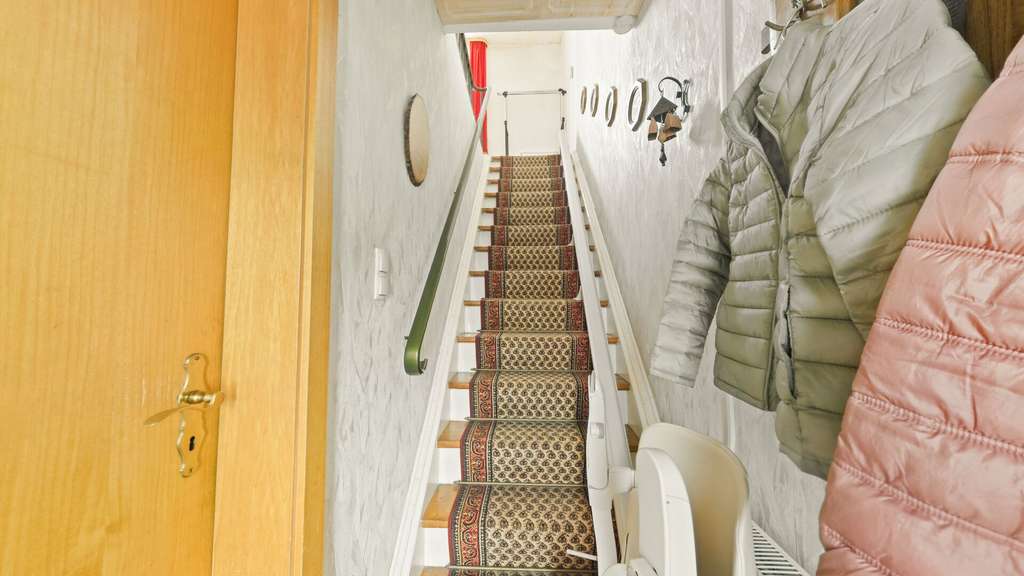 Immobilie in Ettringen - Charmantes Einfamilienhaus für Singles oder Paare in Ettringen - Bild 1