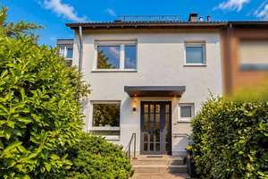Charmantes Reihenhaus mit Garten in zentraler Lage von Köln-Longerich