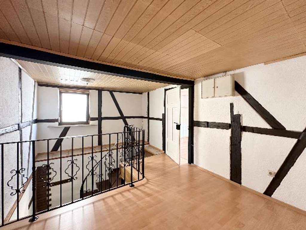 Immobilie in Lützelbach - Wohnen mit Charakter: Modernisiertes Einfamilienhaus in Lützelbach - Bild 3