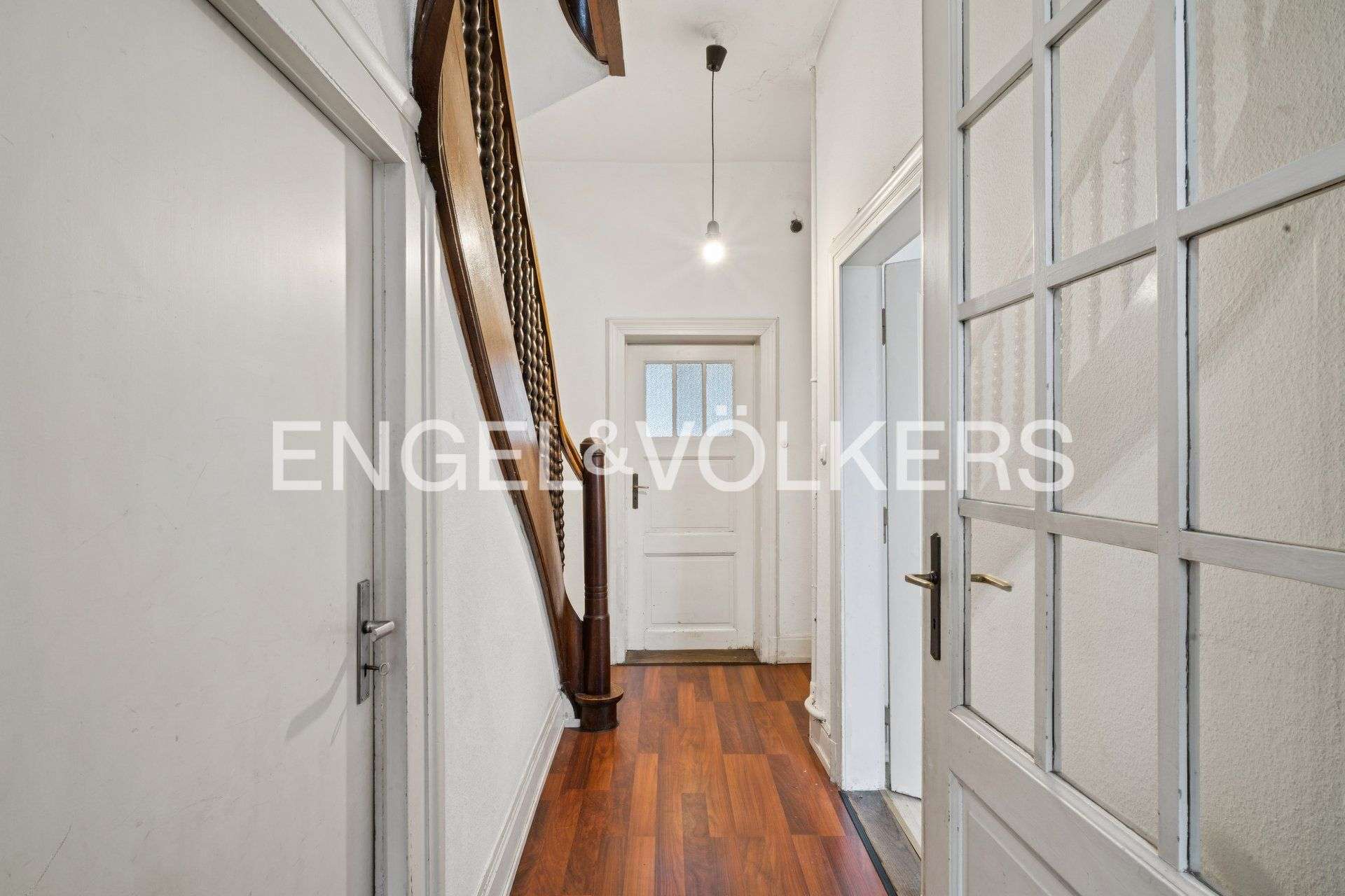 Charaktervolles Stadthaus aus 1914 mit viel Raum, Garten und Ausbaupotenzial, Frankfurt am Main – Bild 4