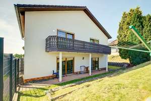 Geräumiges Einfamilienhaus mit traumhafter Dachterrasse! – Die vollständige Adresse der Immobilie erhältst du vom Anbieter., 56307 Dürrholz – Vorschaubild 2