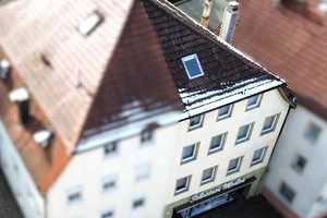Mehrfamilienhaus mit Gewerbeeinheit direkt am Marktplatz – Zollernalbkreis – Vorschaubild 1
