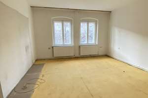 Rohdiamant im Grünen wartet auf Ihre Umgestaltung - 3 Zimmer Wohnung mit Dielen und Balkon – Grazer Damm 133, 12157 Schöneberg, Berlin – Vorschaubild 2