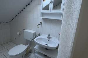 Helle, frisch renovierte und voll möblierte 1-Zimmer-Dachgeschosswohnung mit Zusatzraum – Hofgartenweg 4, 93051 Kumpfmühl-Ziegetsdorf-Neuprüll, Regensburg – Vorschaubild 8