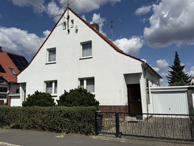 Einfamilienhaus mit großem Garten und zwei Garagen in zentrumsnaher Lage von Göttingen