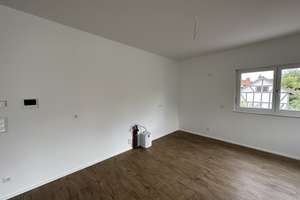Große 3-Zimmer-Maisonette-Wohnung im Niedrigenergiehaus – Johann-Klöhr-Straße 32, 97618 Hohenroth – Vorschaubild 5