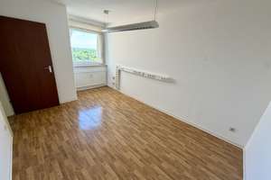 Wohnung mit großem Balkon und Weitblick – Die vollständige Adresse der Immobilie erhältst du vom Anbieter., 76131 Oststadt, Karlsruhe – Vorschaubild 4