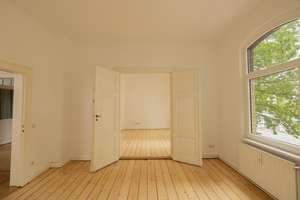 Traumhafte 3 Zimmer Altbauwohnung mit Stuck und Flügeltür im Viewegsgarten – Viewegstraße 31, 38102 Viewegsgarten-Bebelhof, Braunschweig – Vorschaubild 3
